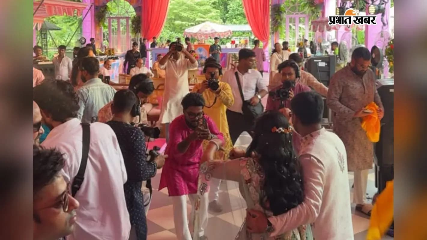 विभिन्न समारोह मे मोबाईल से फोटोग्राफी करते क्रिएटर | Prabhat Khabar Network विभिन्न समारोह मे मोबाईल से फोटोग्राफी करते क्रिएटर | Prabhat Khabar Network