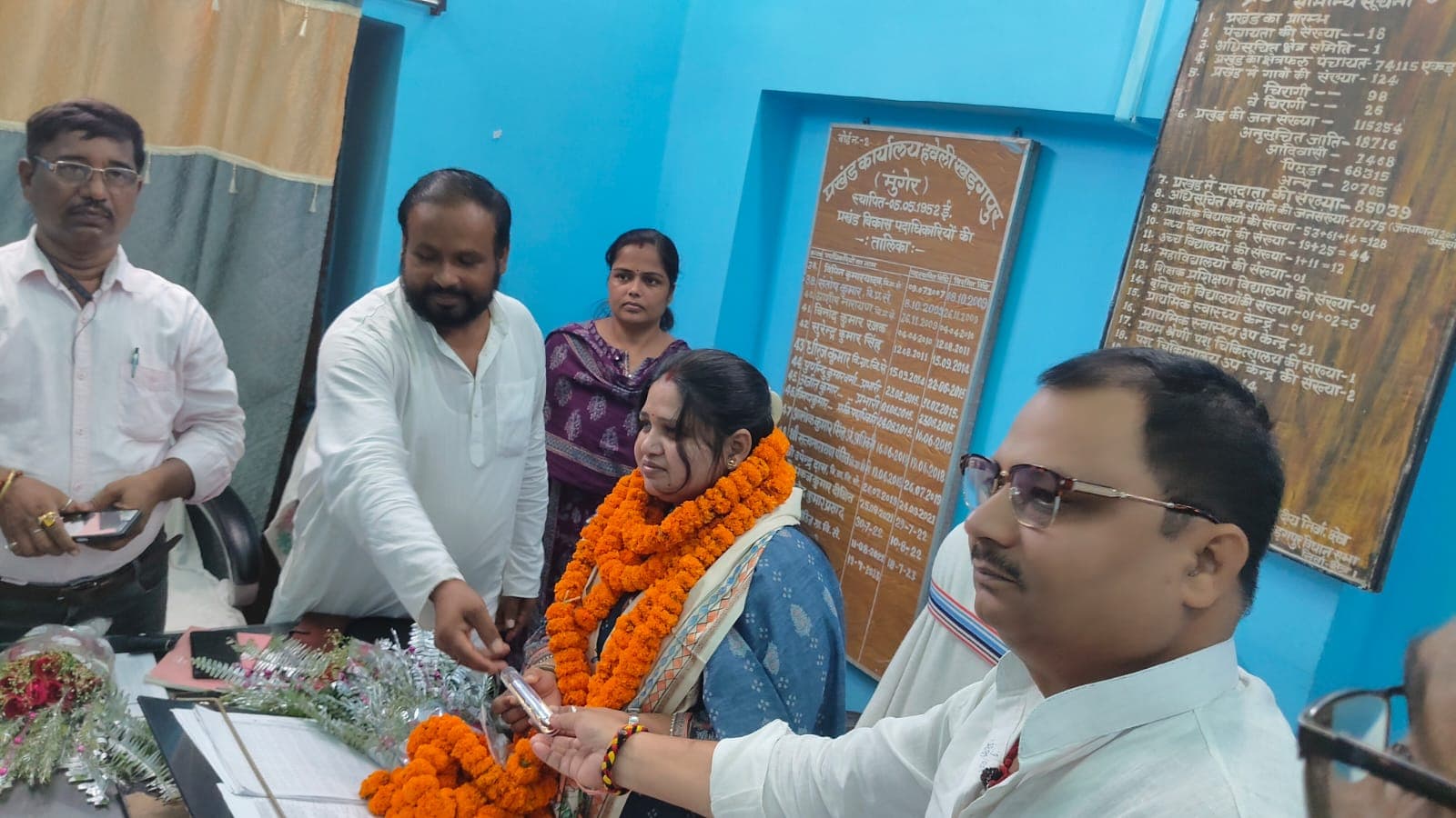 4. हवेली खड़गपुर प्रखंड विकास पदाधिकारी का विदाई सह सम्मान समारोह आयोजित 4. हवेली खड़गपुर प्रखंड विकास पदाधिकारी का विदाई सह सम्मान समारोह आयोजित