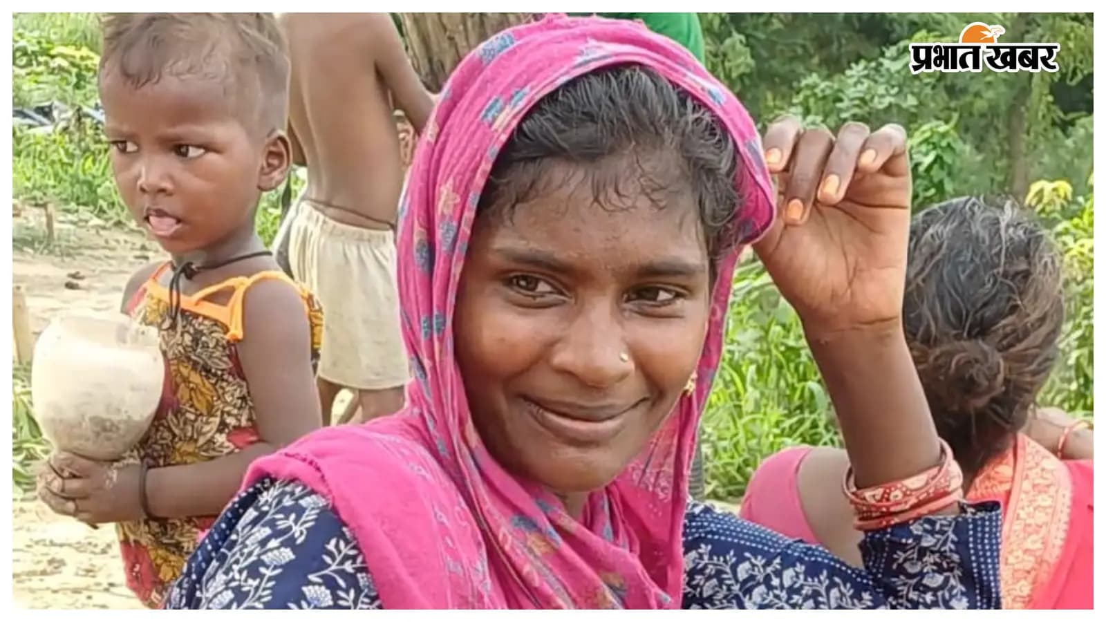 "सोशल मीडिया वाले और ब्लॉगर सिर्फ वीडियो बनाते हैं, मिलता कुछ नहीं ", बागमती बांध पर रह रही बेघर महिला का फूटा गुस्सा "सोशल मीडिया वाले और ब्लॉगर सिर्फ वीडियो बनाते हैं, मिलता कुछ नहीं ", बागमती बांध पर रह रही बेघर महिला का फूटा गुस्सा