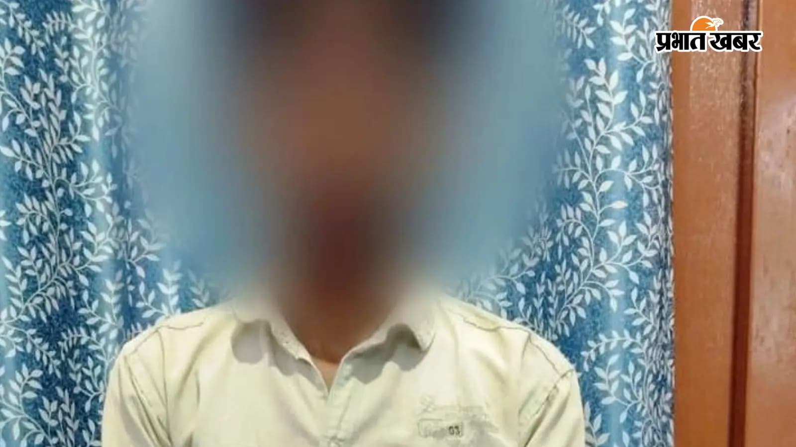पुलिस हिरासत में पकड़ा गया प्रेमी पुलिस हिरासत में पकड़ा गया प्रेमी