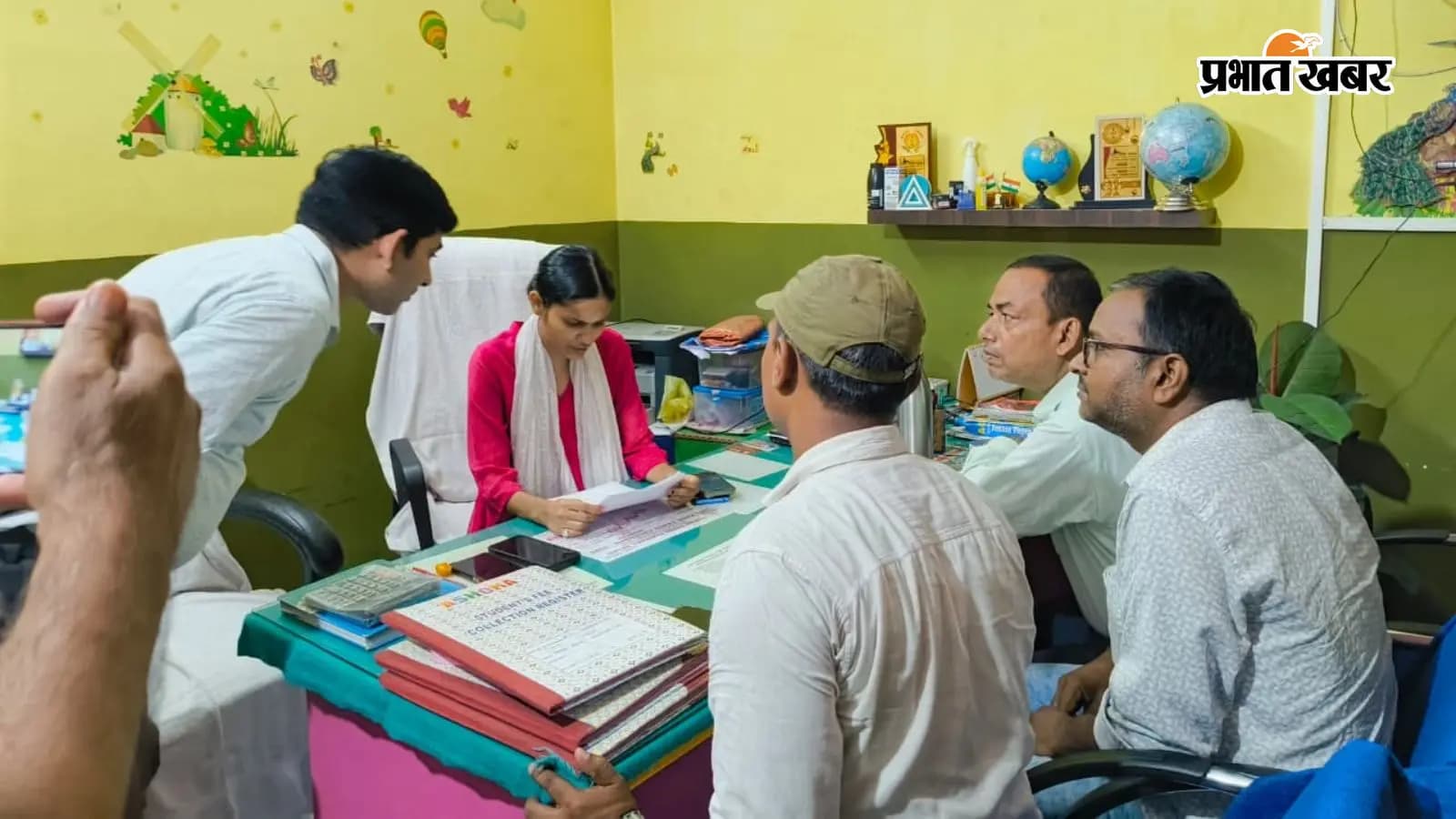 निःशुल्क नामांकन और दस्तावेजों की पड़ताल निःशुल्क नामांकन और दस्तावेजों की पड़ताल