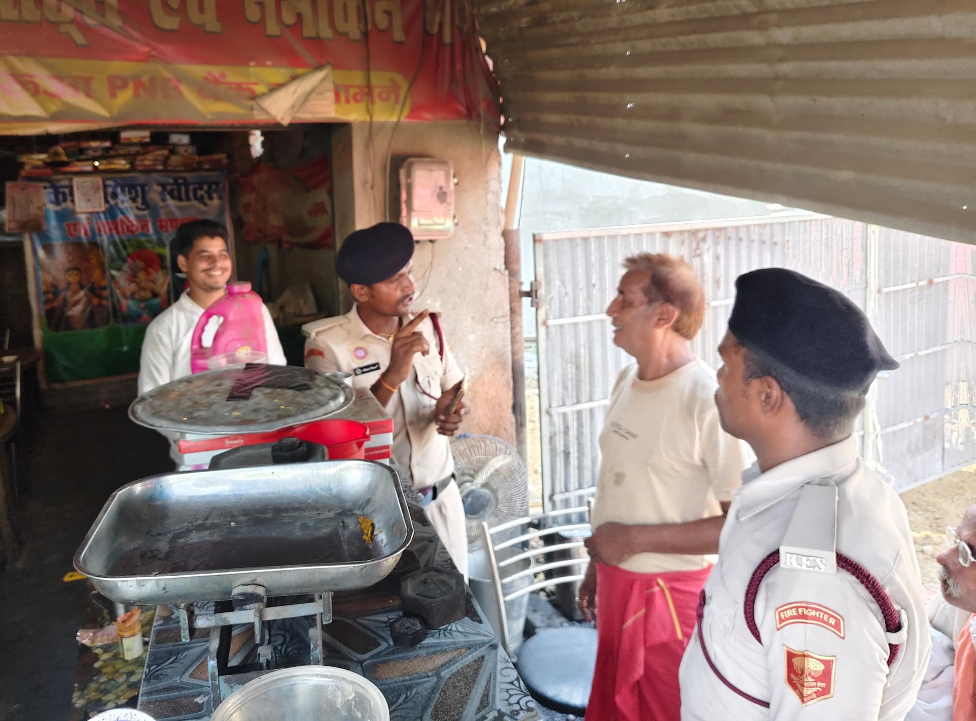आग से सुरक्षा को लेकर जागरूकता अभियान आग से सुरक्षा को लेकर जागरूकता अभियान