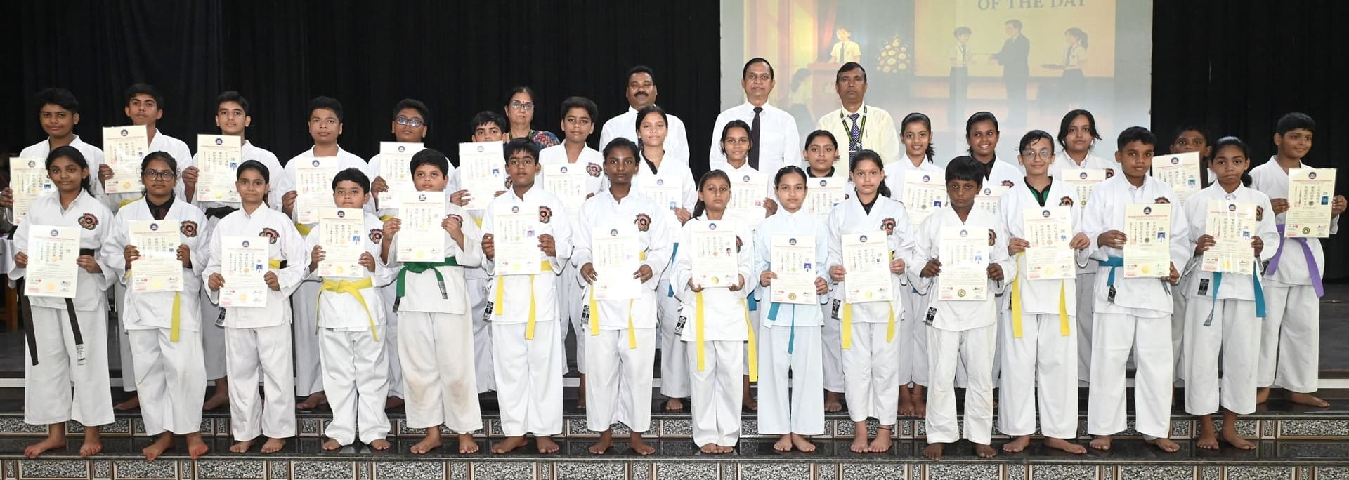 डीपीएस बोकारो के 107 विद्यार्थी कराटे बेल्ट ग्रेडिंग टेस्ट में सफल, प्राचार्य डॉ. गंगवार ने किया सम्मानित डीपीएस बोकारो के 107 विद्यार्थी कराटे बेल्ट ग्रेडिंग टेस्ट में सफल, प्राचार्य डॉ. गंगवार ने किया सम्मानित