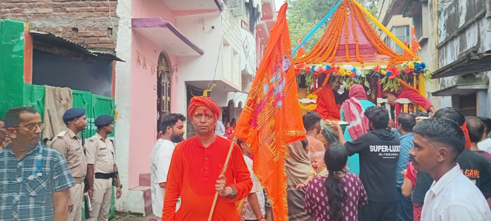 पेज03 : बेतिया में निकला भगवान जगन्नाथ की भव्य रथ यात्रा, जगह-जगह स्वागत पेज03 : बेतिया में निकला भगवान जगन्नाथ की भव्य रथ यात्रा, जगह-जगह स्वागत