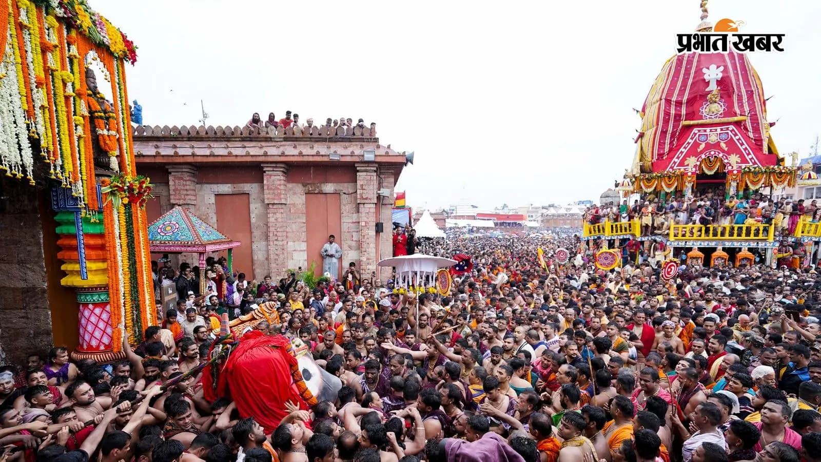 पुरी रथ यात्रा के दौरान लाखों की संख्या में पहुंचे श्रद्धालु, फोटो पीटीआई पुरी रथ यात्रा के दौरान लाखों की संख्या में पहुंचे श्रद्धालु, फोटो पीटीआई
