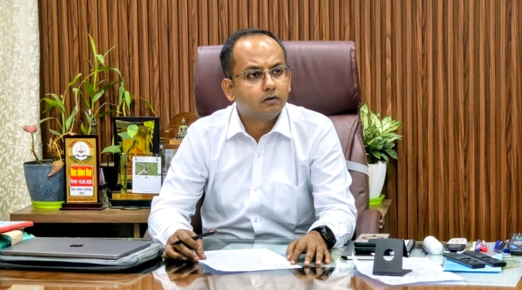नवादा में 72,450 नए राशन कार्ड बनाने का महाअभियान शुरू, प्रतिदिन 2,415 आवेदन जुटाने का लक्ष्य नवादा में 72,450 नए राशन कार्ड बनाने का महाअभियान शुरू, प्रतिदिन 2,415 आवेदन जुटाने का लक्ष्य