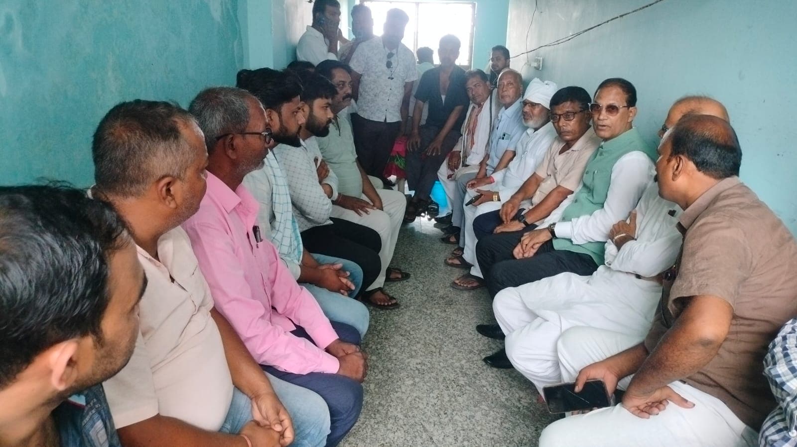 ईरान हमले में मृत इंजीनियर रोहन के परिजनों से मिले सांसद,हरसंभव सहायता का भरोसा ईरान हमले में मृत इंजीनियर रोहन के परिजनों से मिले सांसद,हरसंभव सहायता का भरोसा
