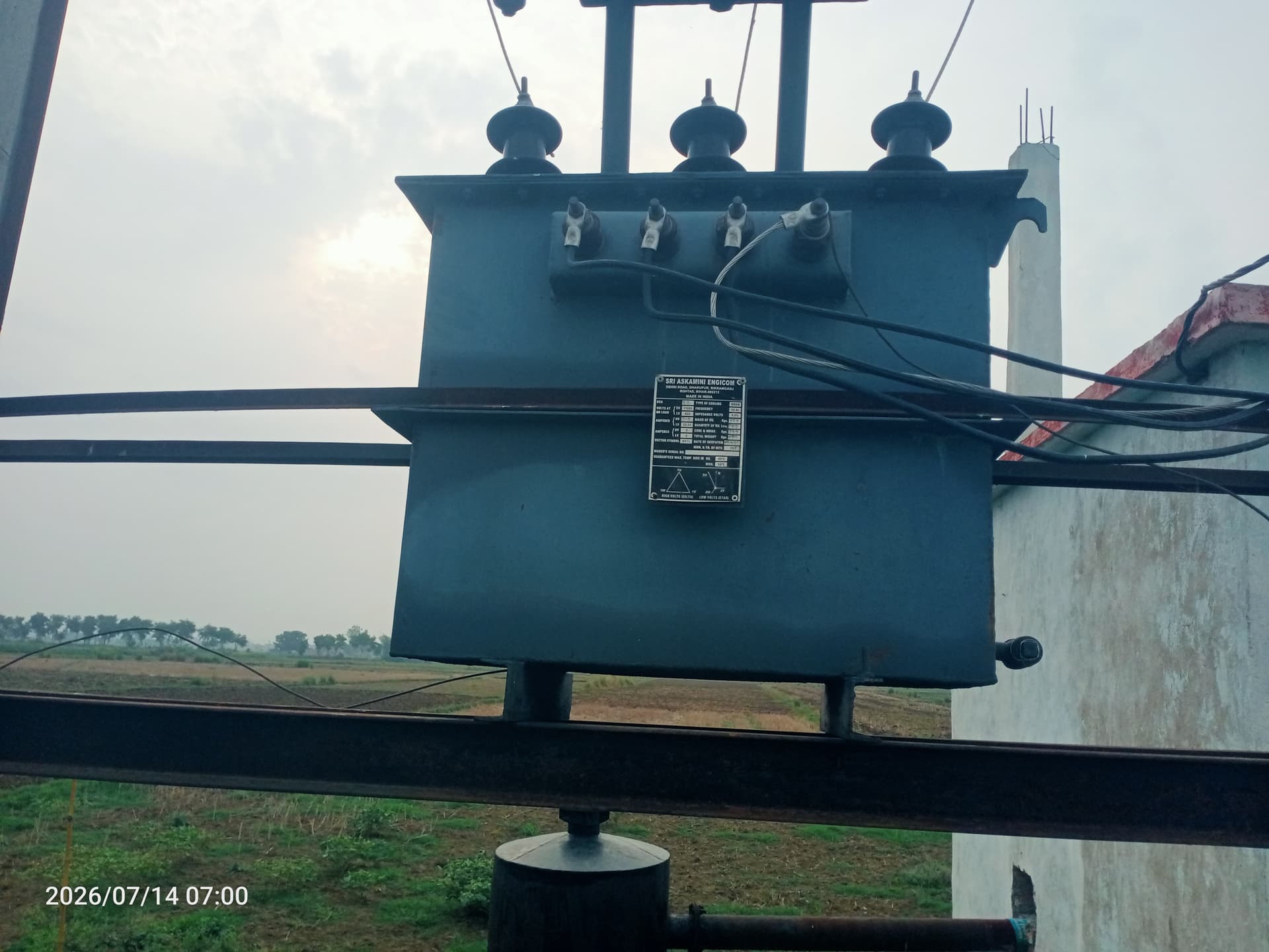 ट्रांसफार्मर खराब होने से बंद पड़ा सरकारी ट्यूबवेल ट्रांसफार्मर खराब होने से बंद पड़ा सरकारी ट्यूबवेल