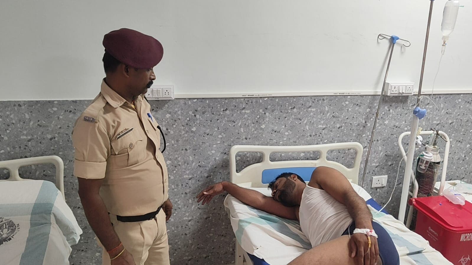 अस्पताल में इलाजरत रेल यात्री | Prabhat Khabar Network अस्पताल में इलाजरत रेल यात्री | Prabhat Khabar Network