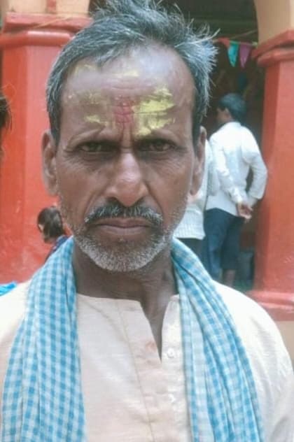 मृतक का फाइल फोटो एवं परिजन का फोटो | Prabhat Khabar Network मृतक का फाइल फोटो एवं परिजन का फोटो | Prabhat Khabar Network