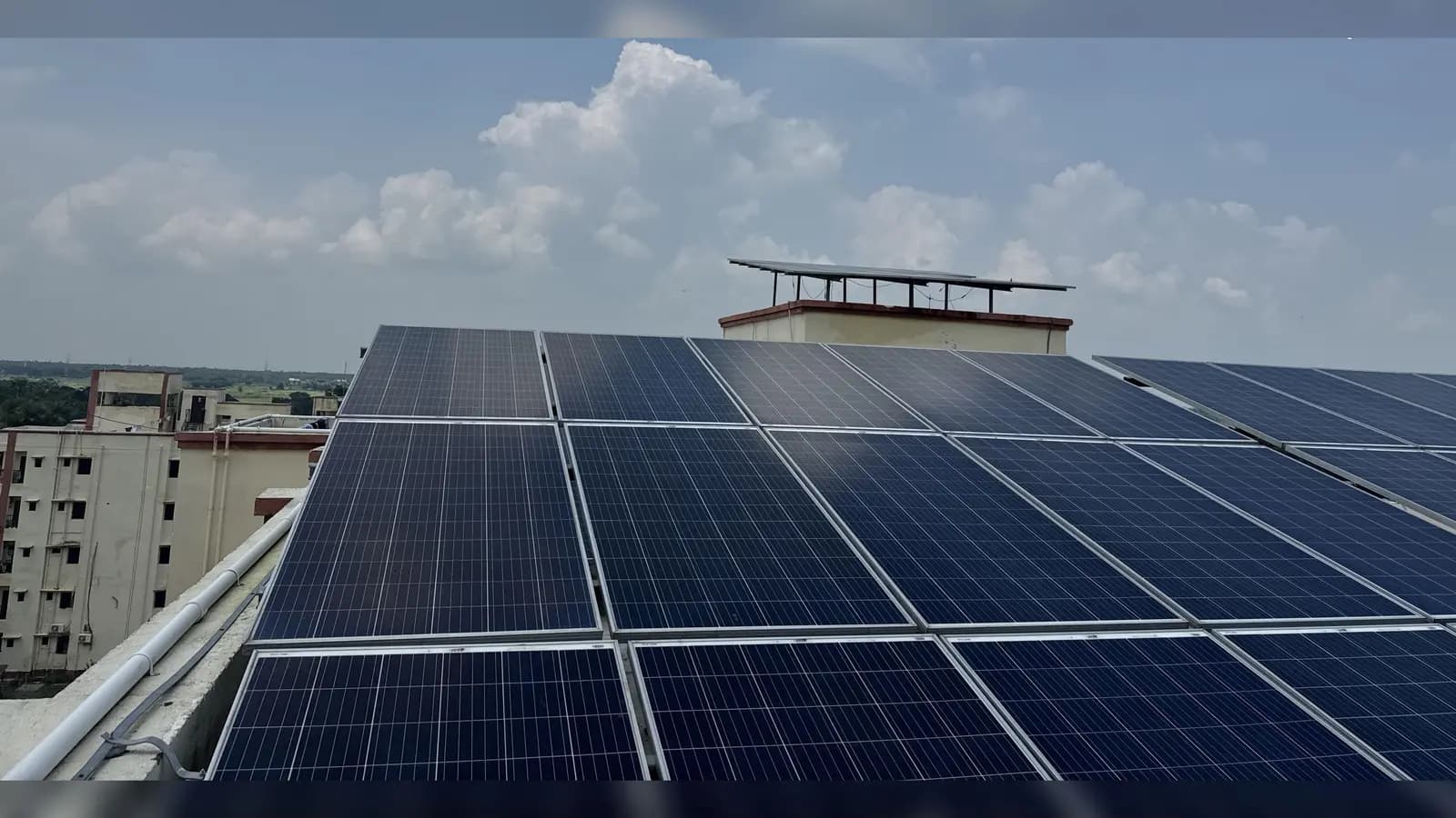 फोटो -1- सरकारी भवन में लगा रूफटॉप सोलर संयंत्र | Prabhat Khabar Network फोटो -1- सरकारी भवन में लगा रूफटॉप सोलर संयंत्र | Prabhat Khabar Network