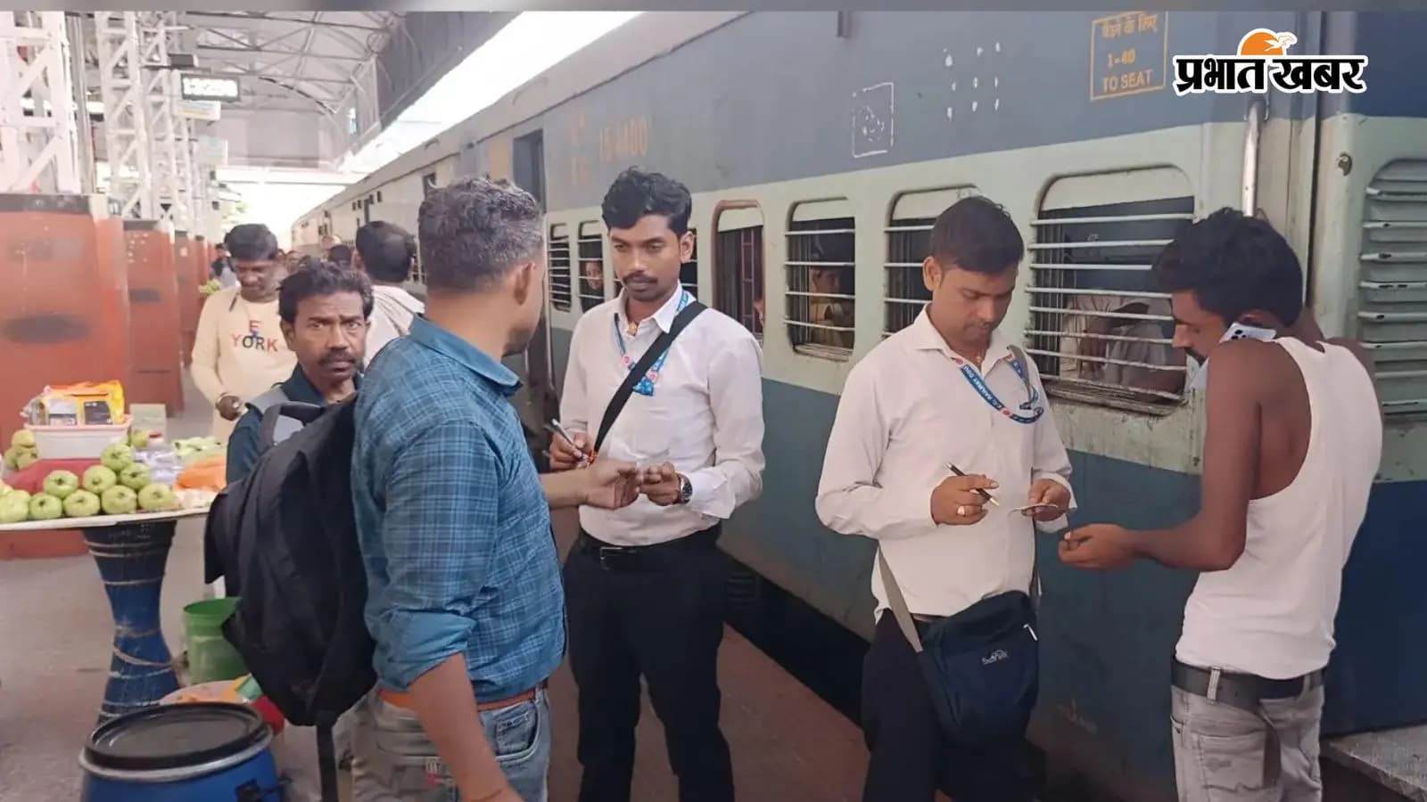 गया सहित चार स्टेशनों पर चला फोर्ट्रेस टिकट चेकिंग अभियान, 1058 यात्री पकड़े गये गया सहित चार स्टेशनों पर चला फोर्ट्रेस टिकट चेकिंग अभियान, 1058 यात्री पकड़े गये