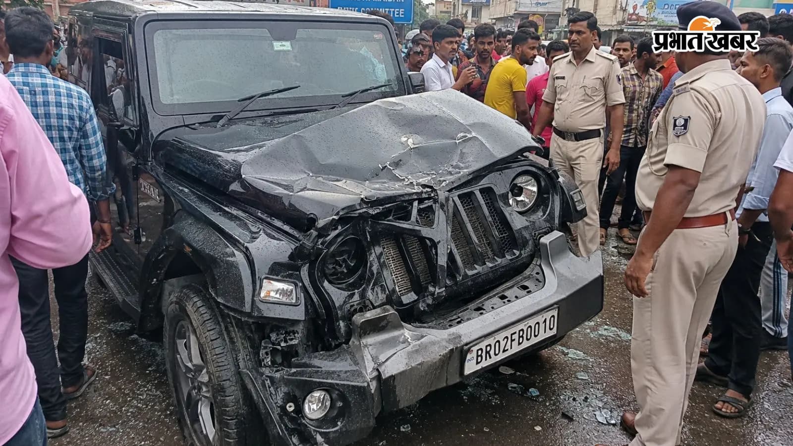 गया जी: थार ने रोकी रफ्तार, 3 घायल, मची भगदड़ गया जी: थार ने रोकी रफ्तार, 3 घायल, मची भगदड़
