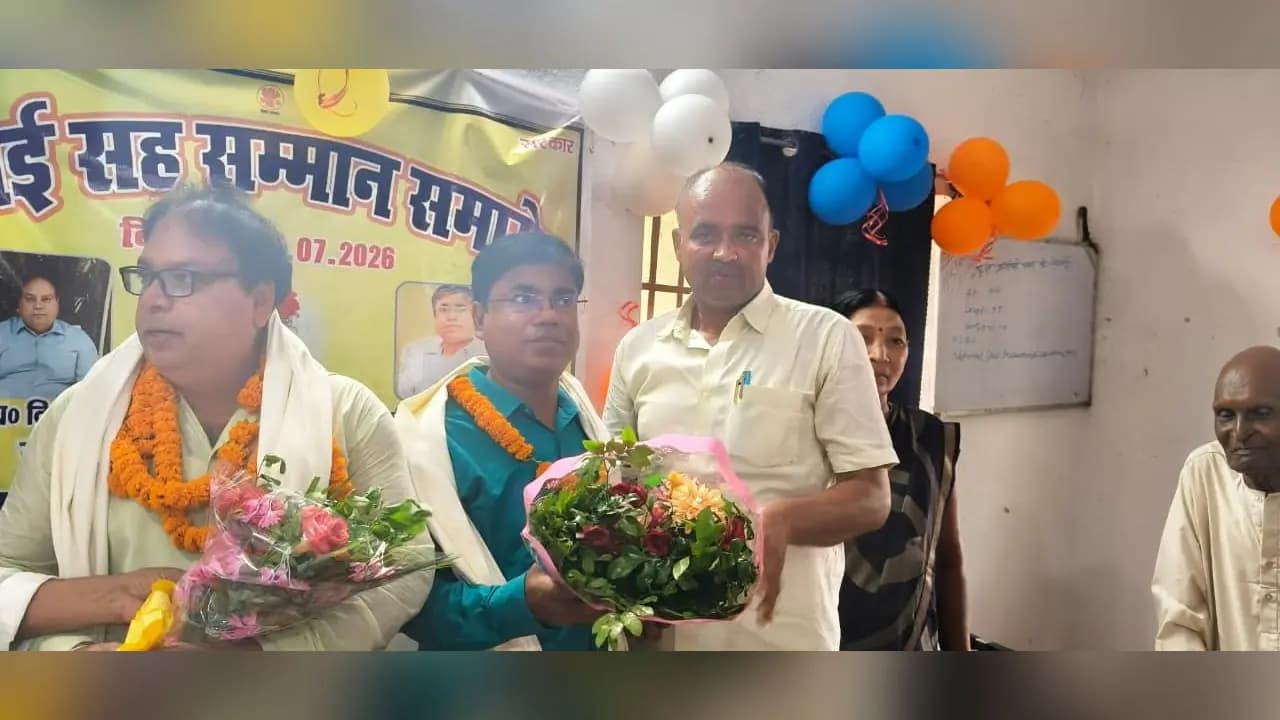 गया जी : डुमरिया में निवर्तमान बीडीओ राजू कुमार को भावभीनी विदाई, नवपदस्थापित बीडीओ पंकज कुमार का हुआ स्वागत