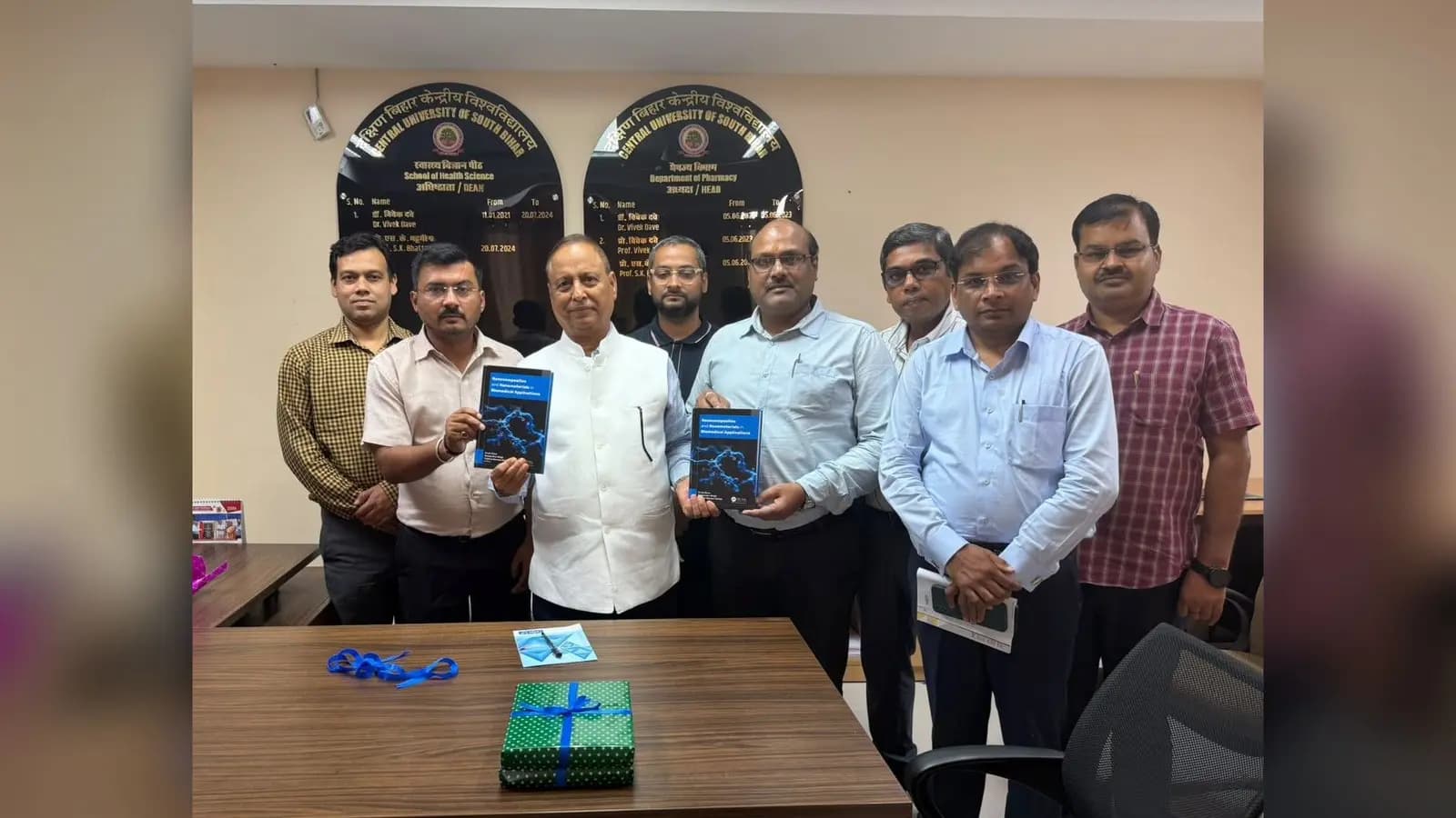 गया जी : सीयूएसबी: कुलपति प्रो. कामेश्वर नाथ सिंह ने किया दो अंतरराष्ट्रीय पुस्तकों का लोकार्पण, फार्मेसी विभाग की बड़ी उपलब्धि