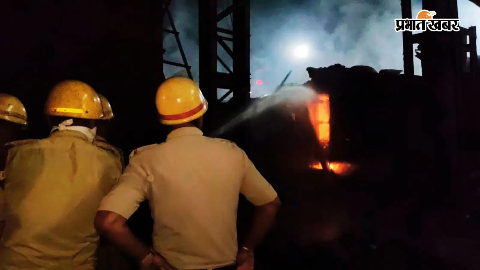 जामुड़िया की फैक्ट्री में एसएमएस कॉइल ब्लास्ट के फायर ऑडिट का विधायक ने दिया निर्देश, 4 श्रमिक झुलसे