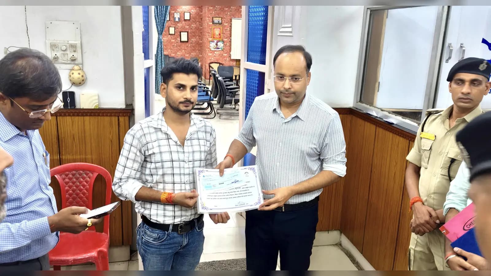 गया जी : ‘मेरा प्रखंड, मेरा गौरव’ कार्यक्रम में कौशल पांचाल सम्मानित, पर्यटन धरोहरों के प्रचार-प्रसार के लिए मिला सम्मान