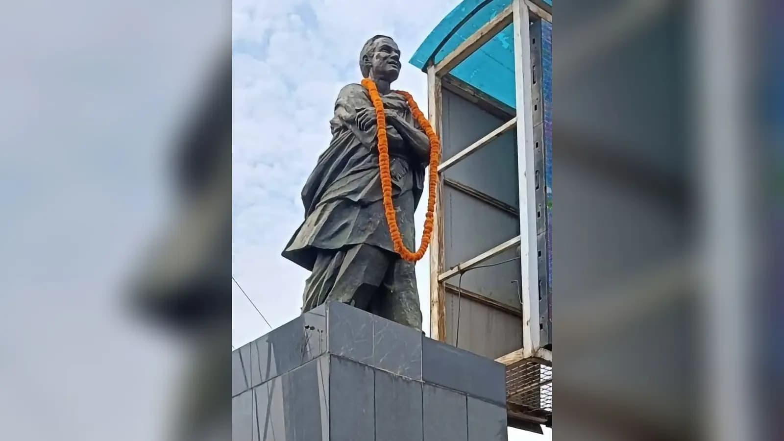 राहुल सांकृत्यायन की प्रतिमा तोड़े जाने पर सीवान के बुद्धिजीवियों में आक्रोश, दोषियों पर कार्रवाई की मांग