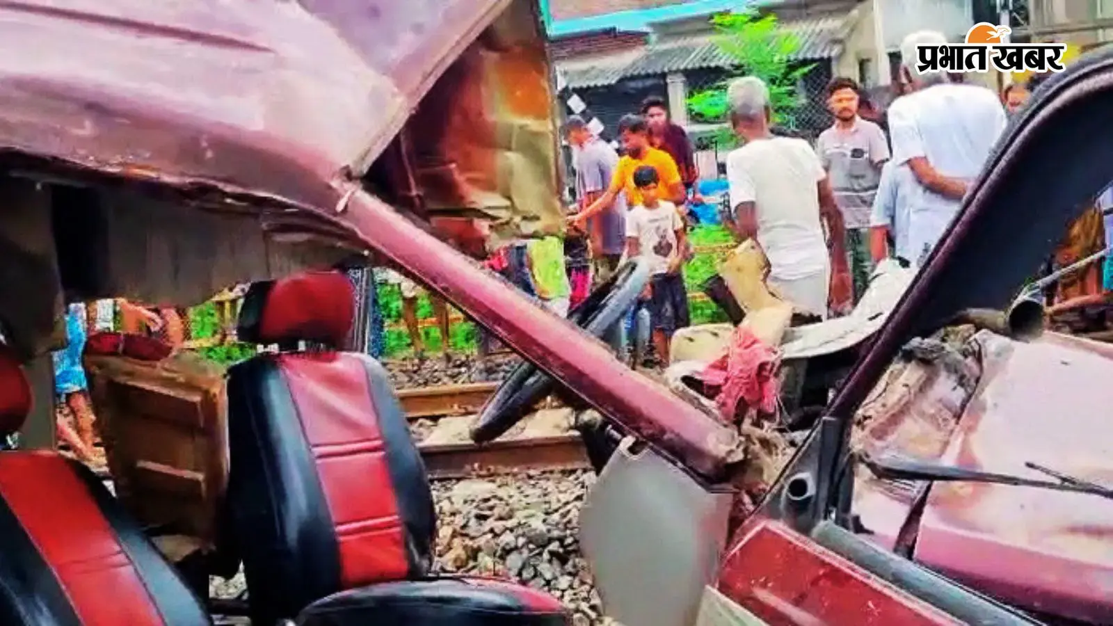 पश्चिम बंगाल के मुर्शिदाबाद में ट्रेन-स्कूल वैन टक्कर में गेटमैन की चूक के संकेत