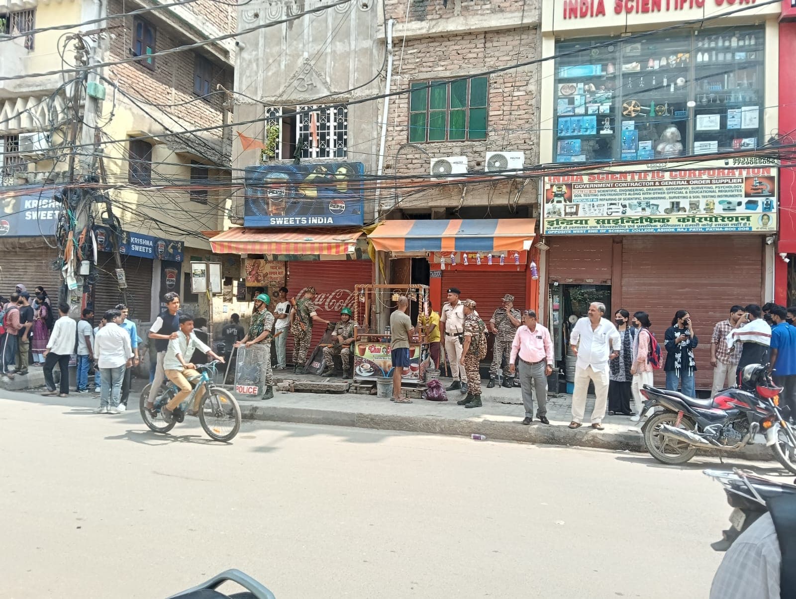 संवेदनशील इलाके में कड़ी सुरक्षा
