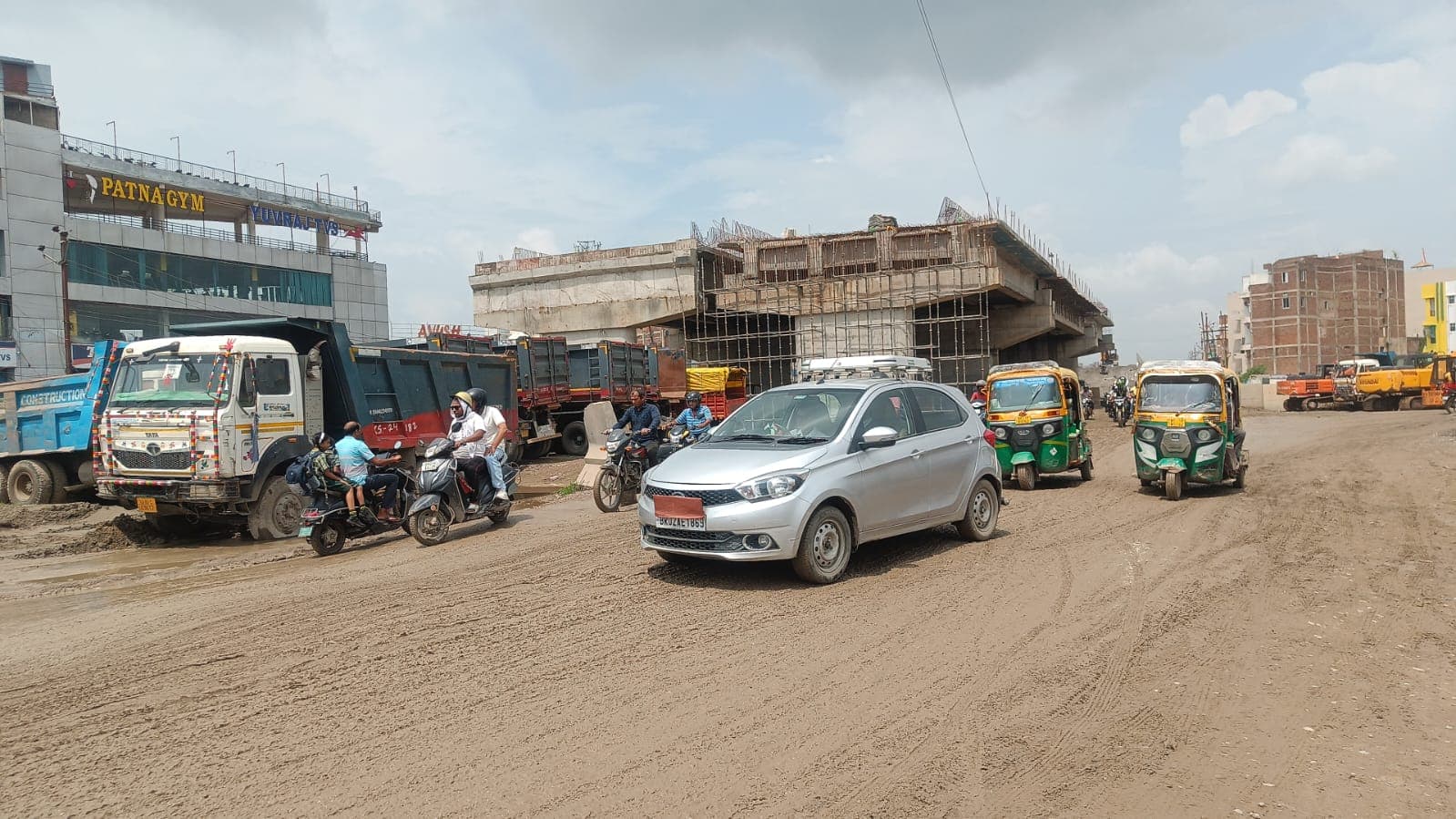 70 फीट BPCL रोड पर पसरा सन्नाटा