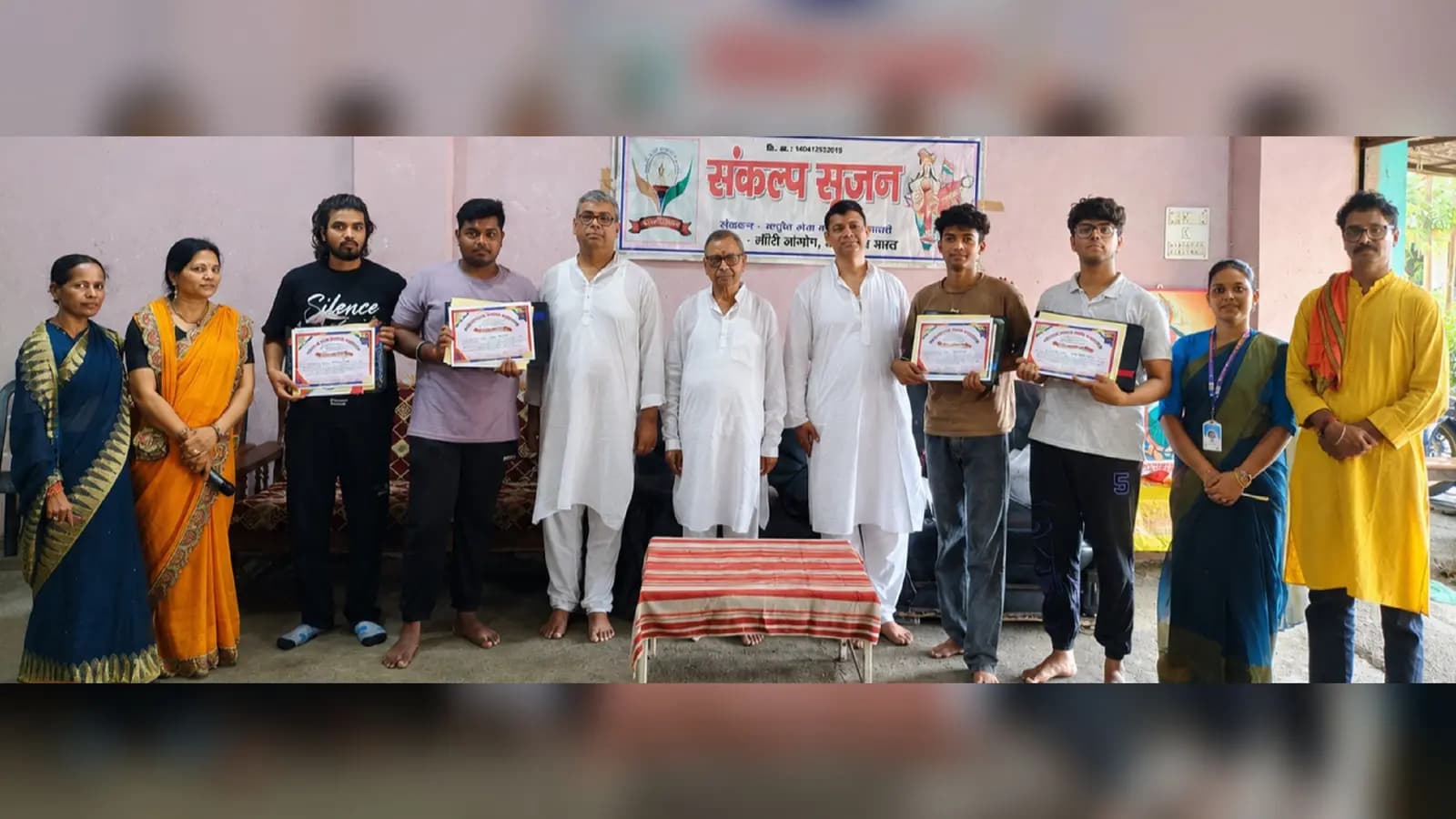 सामाजिक कार्य प्रशिक्षण पूरा करने वाले विद्यार्थियों को मिला प्रमाण पत्र