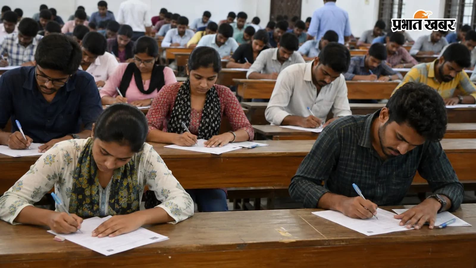 क्षेत्रीय कार्यकर्ता परीक्षा विवादों में, एडमिट कार्ड में देरी और संताली पेपर पर उठे सवाल