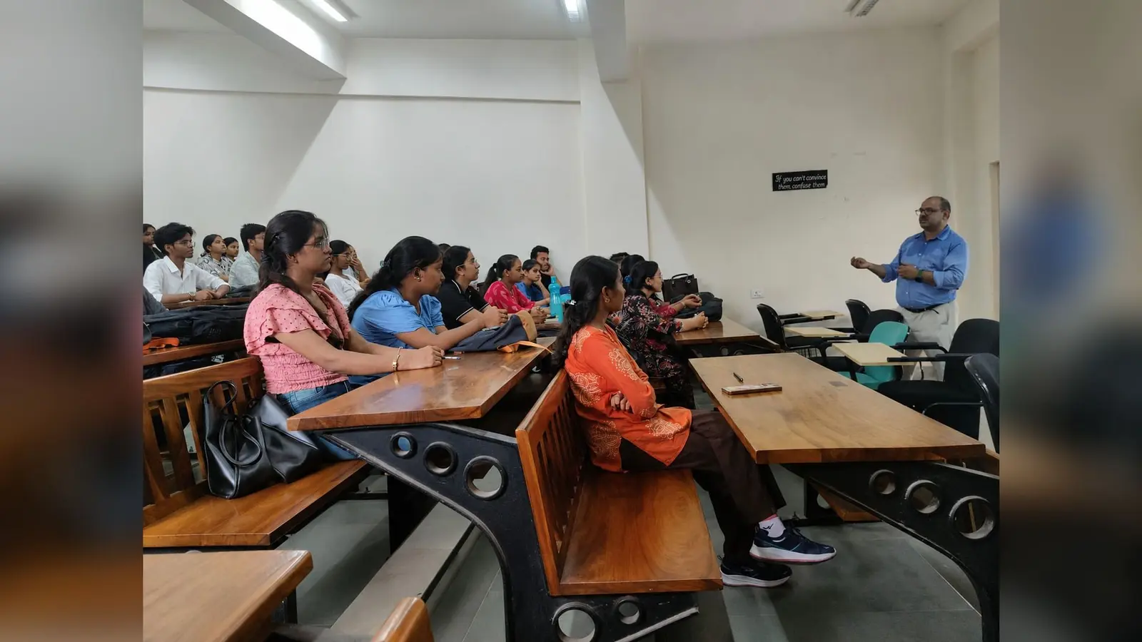 CUSB में रैगिंग पर जीरो टॉलरेंस, वीसी बोले- छात्रों की सुरक्षा हमारी सर्वोच्च प्राथमिकता