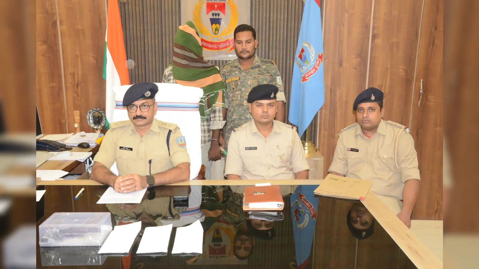 हथियार के बल पर हाइवा चालकों से लूटपाट करने वाला गिरफ्तार, कट्टा, कारतूस व चार मोबाइल बरामद