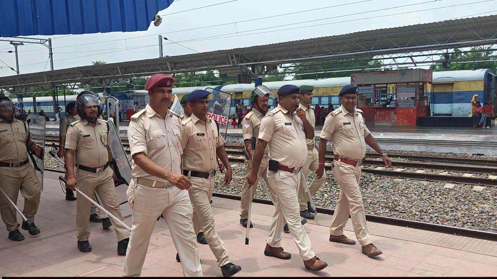 बेगूसराय रेलवे स्टेशन पर पुलिस