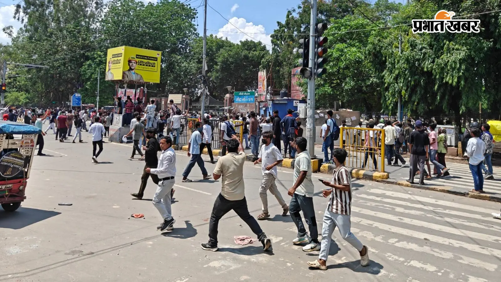बिहार बंद : पटना में हाई अलर्ट, डाकबंगला चौराहे पर भारी पुलिस बल तैनात, देखें पूरी विडिओ