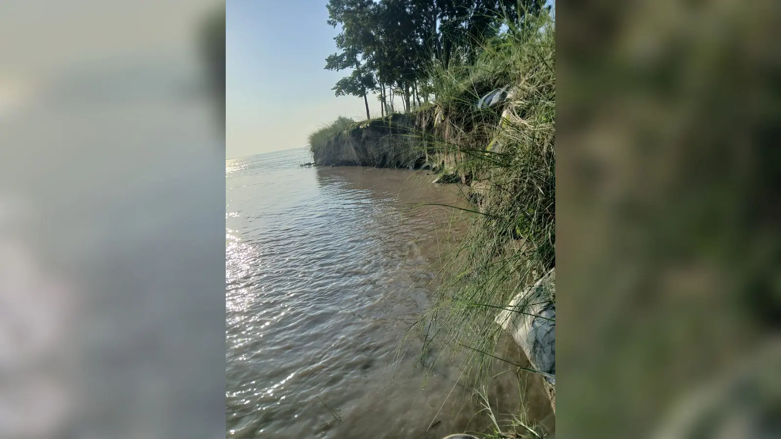 गंगा-कोसी के जलस्तर में उतार-चढ़ाव जारी, तटबंधों तक पहुंचा पानी, लेकिन फिलहाल खतरे की स्थिति नहीं
