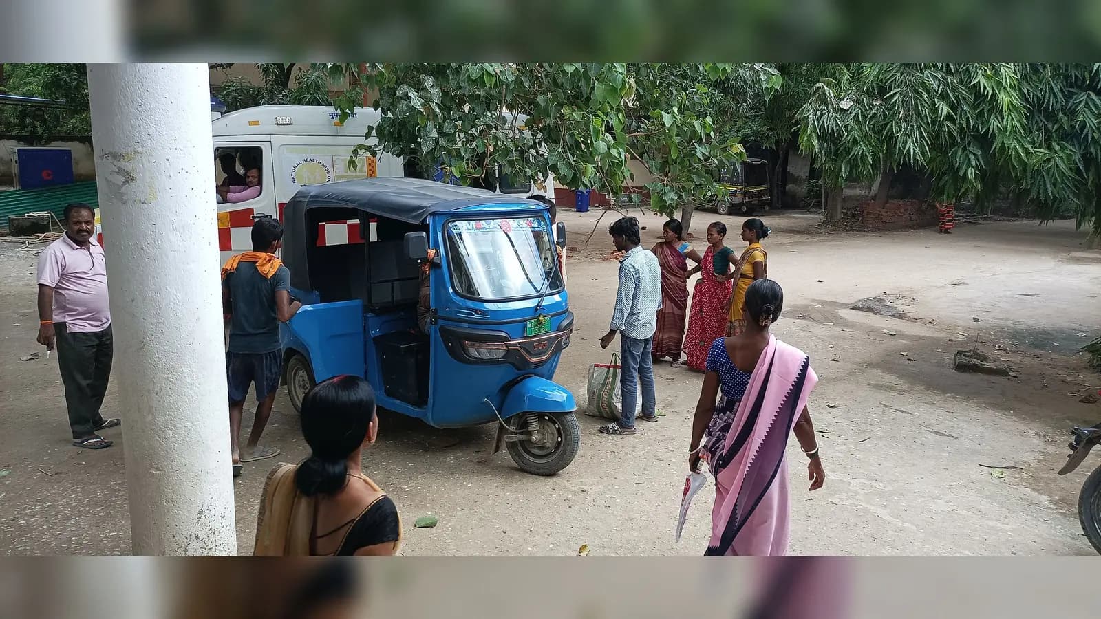 गया जी : श्रीपुर-बराबर मार्ग पर बाइक और टेंपो की आमने-सामने टक्कर, तीन श्रद्धालु घायल