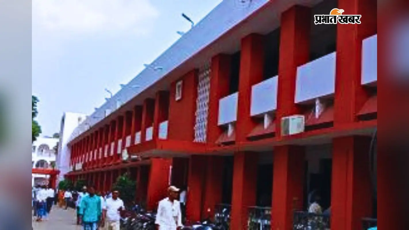 नीट पेपर लीक विरोध प्रदर्शन में गिरफ्तार 28 आरोपित जेल भेजे गये, नाबालिगों को हथकड़ी लगाने पर अदालत ने मांगा जवाब