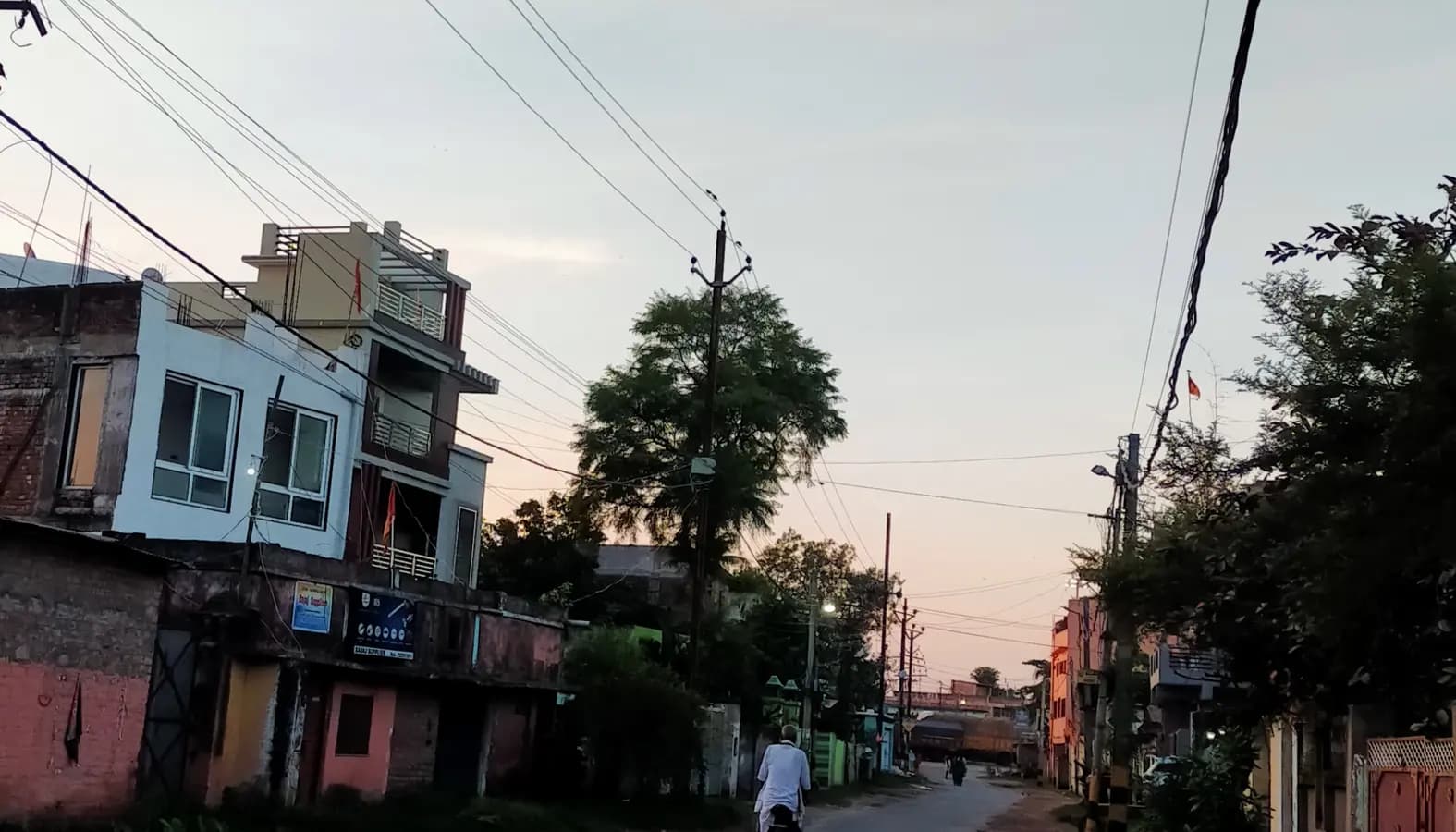 धूप की धमक के साथ बरसेंगे बादल, मौसम विभाग ने जारी किया 'येलो अलर्ट'