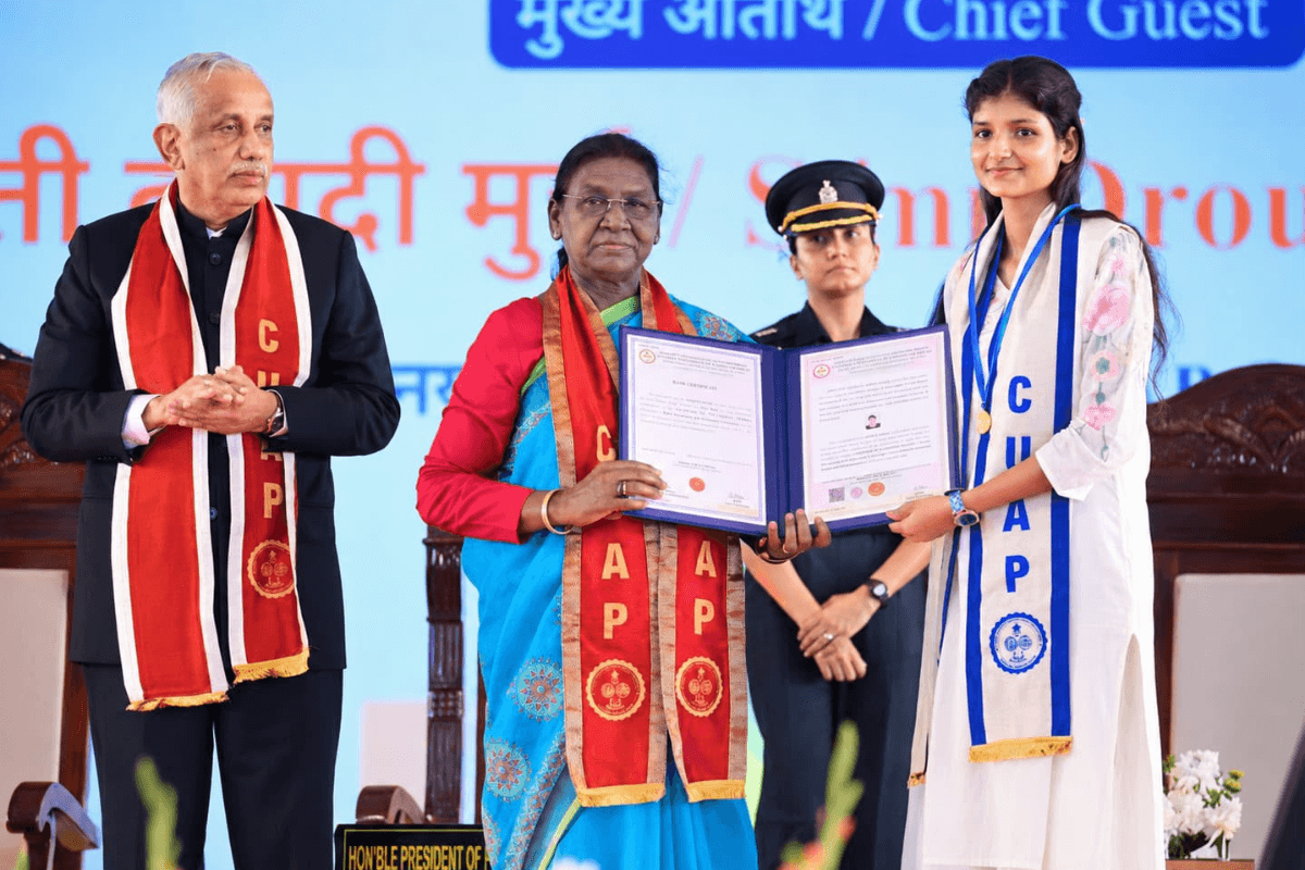 राष्ट्रपति द्रौपदी मुर्मु से स्वर्ण पदक पाकर बिहटा की अमृता बनीं प्रेरणा, क्षेत्र में खुशी की लहर