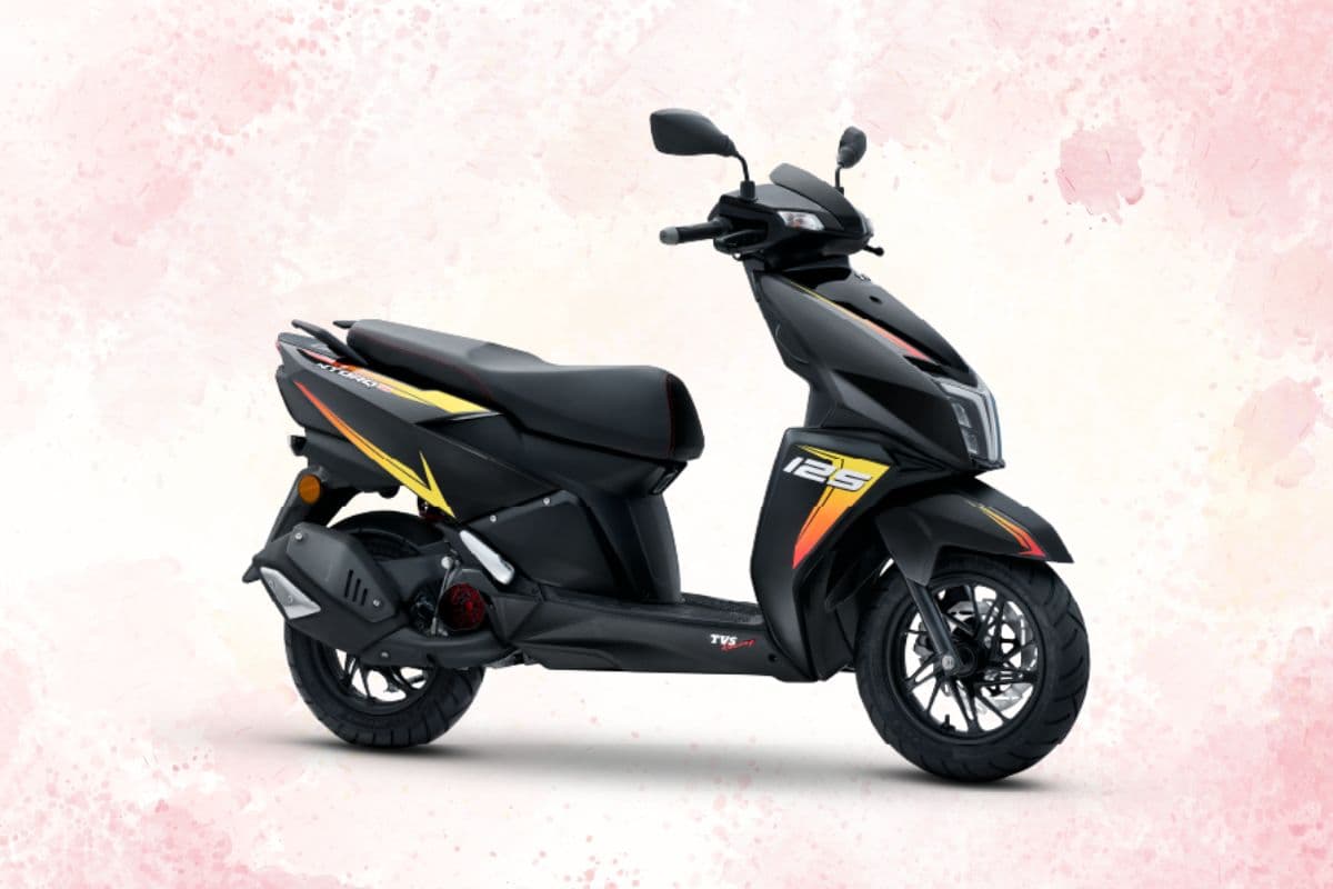 TVS Ntorq 125 लेने का बना रहे हैं प्लान? शोरूम जाने से पहले जानें इंजन, फीचर्स और कीमत की पूरी डिटेल