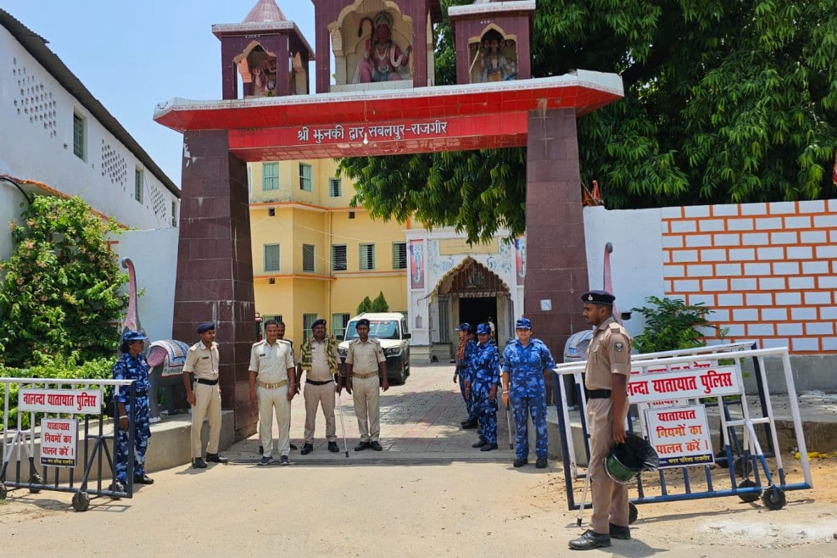 राजगीर मॉब लिंचिंग मामले में हाईकोर्ट अधिवक्ताओं ने किया घटनास्थल का निरीक्षण, टीम ने जुटाए तथ्य राजगीर मॉब लिंचिंग मामले में हाईकोर्ट अधिवक्ताओं ने किया घटनास्थल का निरीक्षण, टीम ने जुटाए तथ्य