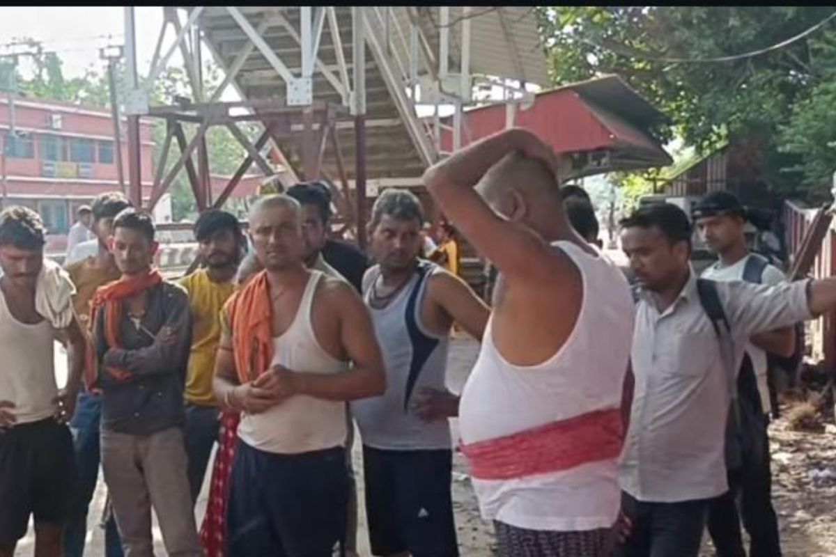 पटना में रेल ट्रैक पार करते समय महिला की ट्रेन से कटकर मौत, इलाके में मचा कोहराम