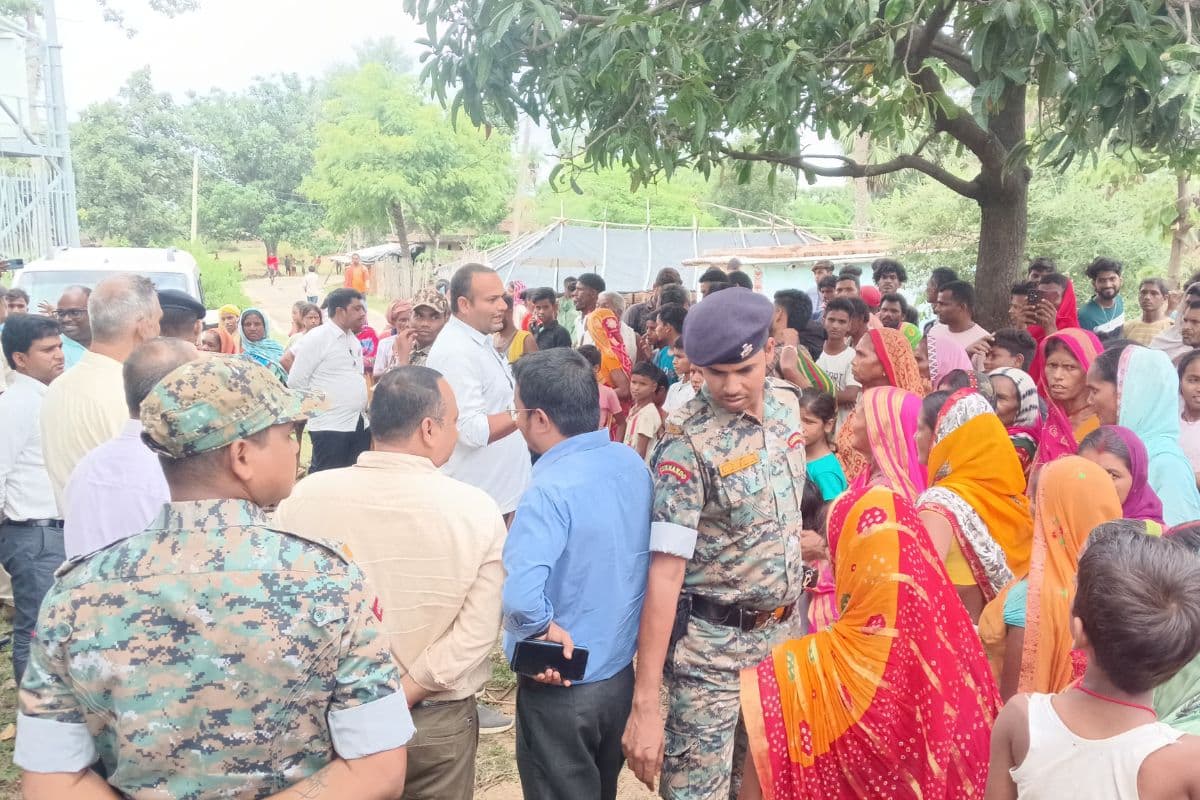 परमाणु विद्युत संयंत्र: बांका में चौथी बार भी नहीं हो सकी मिट्टी जांच, ग्रामीणों के विरोध के बीच लौटी टीम परमाणु विद्युत संयंत्र: बांका में चौथी बार भी नहीं हो सकी मिट्टी जांच, ग्रामीणों के विरोध के बीच लौटी टीम