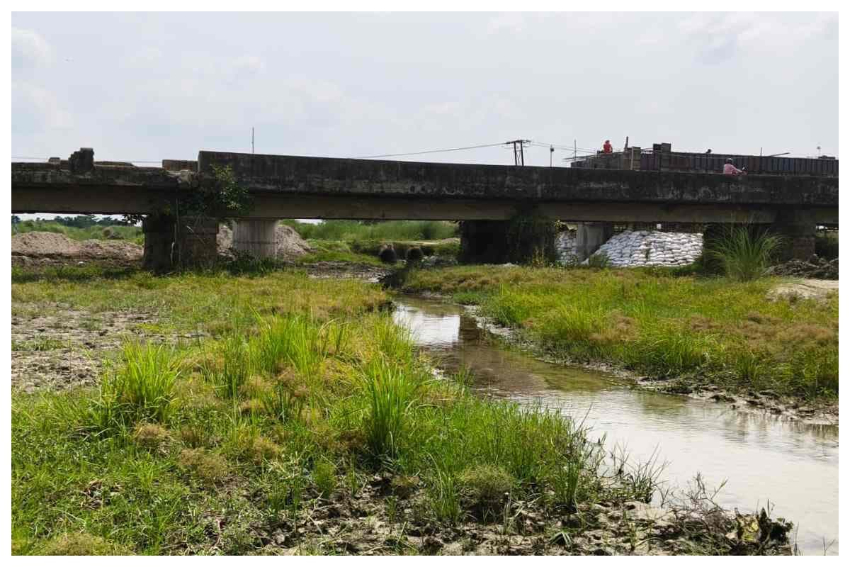 bettiah-news-narkatiaganj-maniyari-river-bridge-danger-heavy-vehicles-banned bettiah-news-narkatiaganj-maniyari-river-bridge-danger-heavy-vehicles-banned