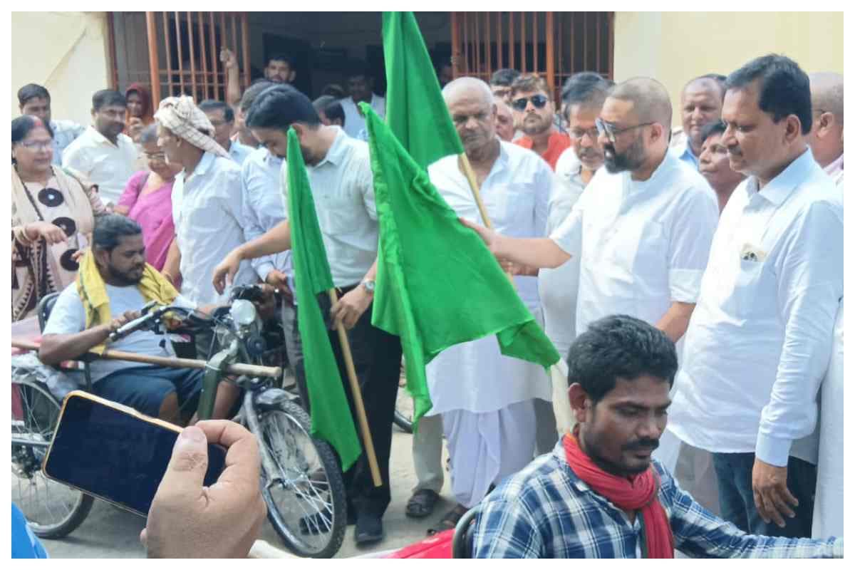 darbhanga-news-kusheshwarsthan-divyang-electric-tricycle-distribution darbhanga-news-kusheshwarsthan-divyang-electric-tricycle-distribution