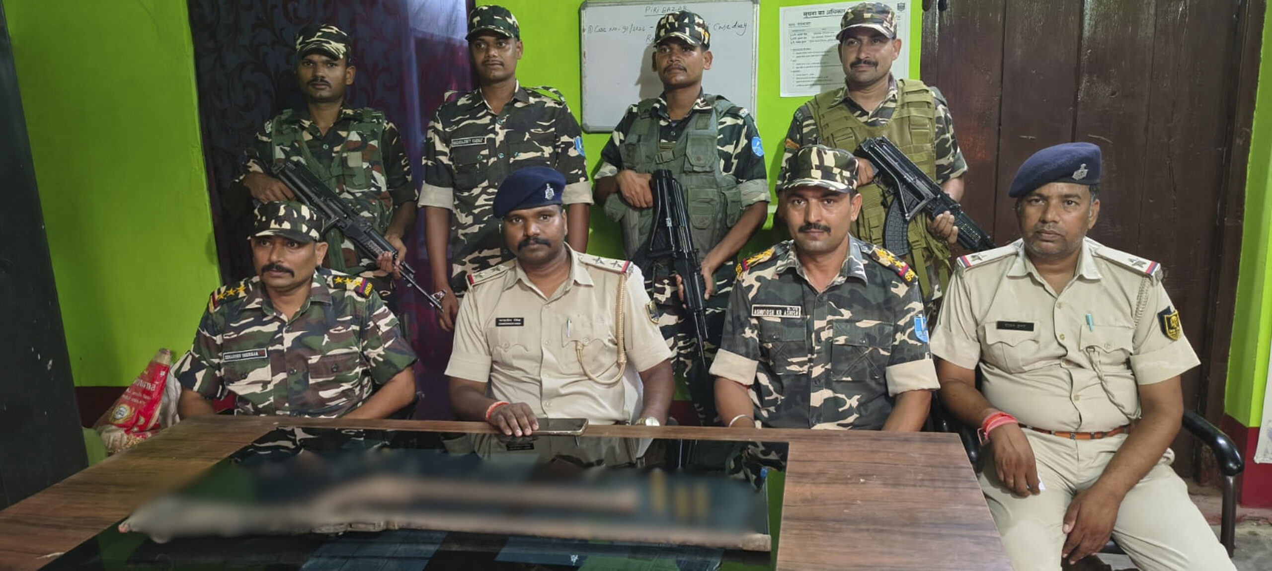 लक्ष्मण पहाड़ में एसएसबी-पुलिस का बड़ा ऑपरेशन, दो हथियार व कारतूस बरामद