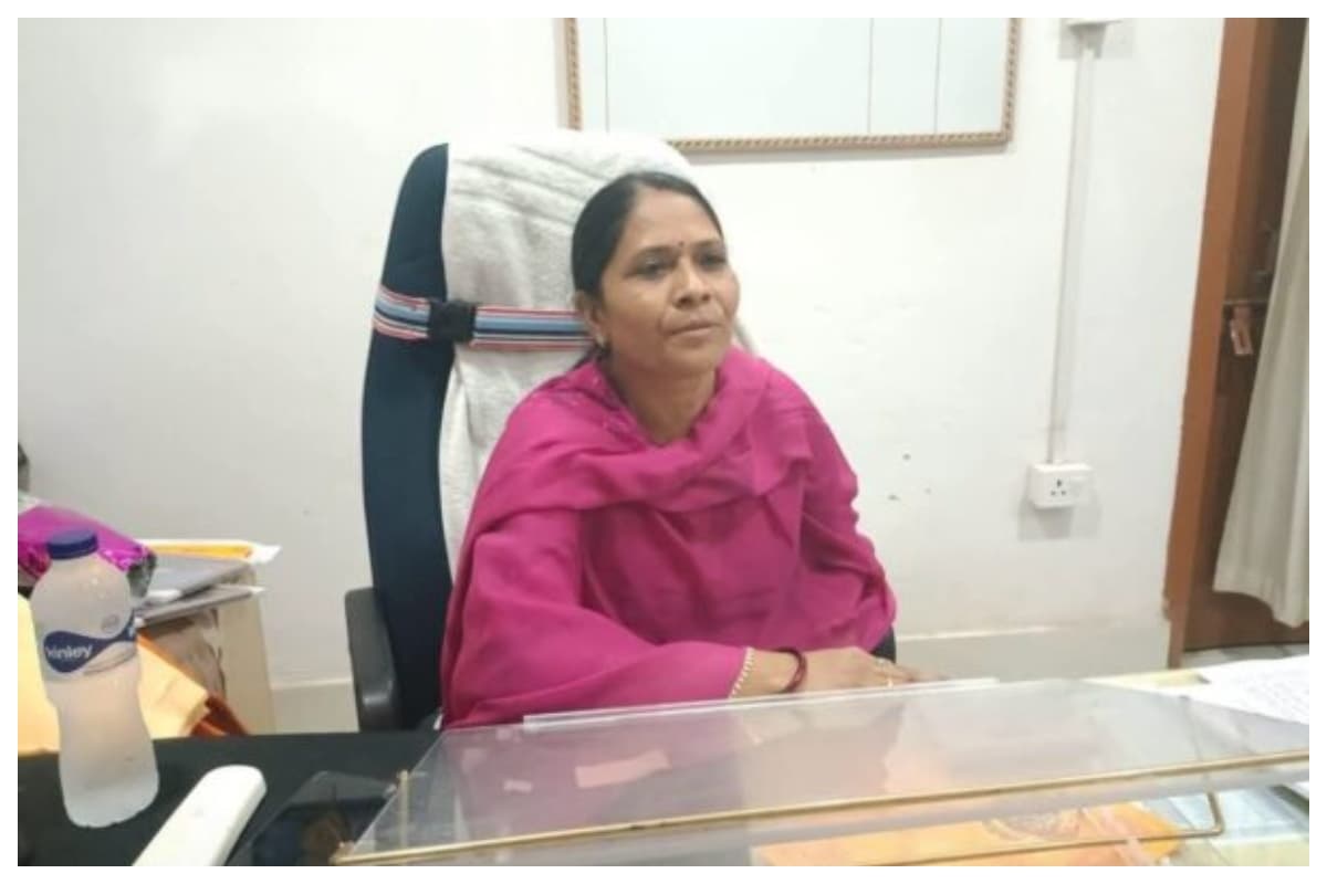 कुढ़नी की नई अंचलाधिकारी बनीं नीलम कुमारी, पदभार संभालते ही दिए सख्त निर्देश कुढ़नी की नई अंचलाधिकारी बनीं नीलम कुमारी, पदभार संभालते ही दिए सख्त निर्देश