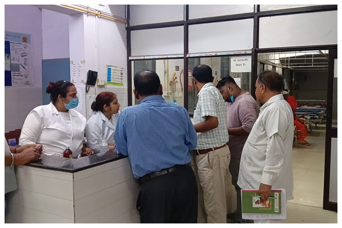 SKMCH में औचक निरीक्षण से मचा हड़कंप, कई डॉक्टर-नर्स ड्यूटी से गायब, कटेगा वेतन, सफाई एजेंसी होगी टर्मिनेट