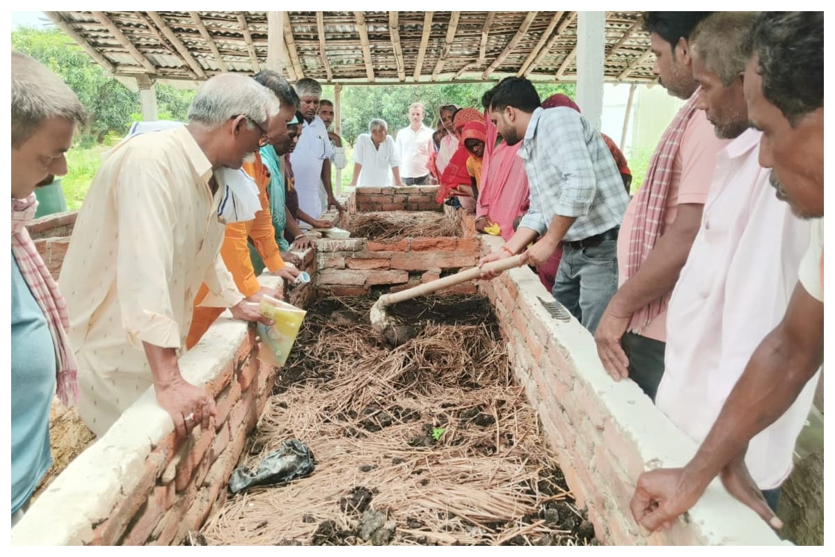 darbhanga-kvk-jale-vermicompost-training-farmers-get-free-earthworms-and-beds darbhanga-kvk-jale-vermicompost-training-farmers-get-free-earthworms-and-beds