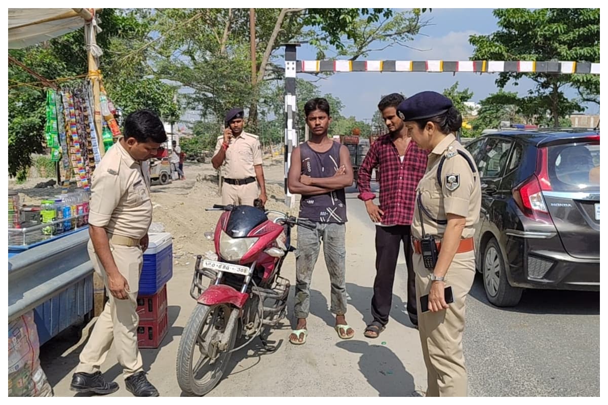 मुजफ्फरपुर पुलिस की ताबड़तोड़ छापेमारी से मचा हड़कंप, मादक पदार्थ के ठिकानों पर रेड
