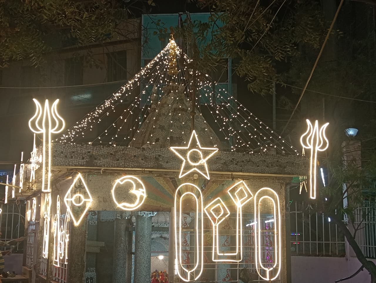 सजा धजा मंदिर