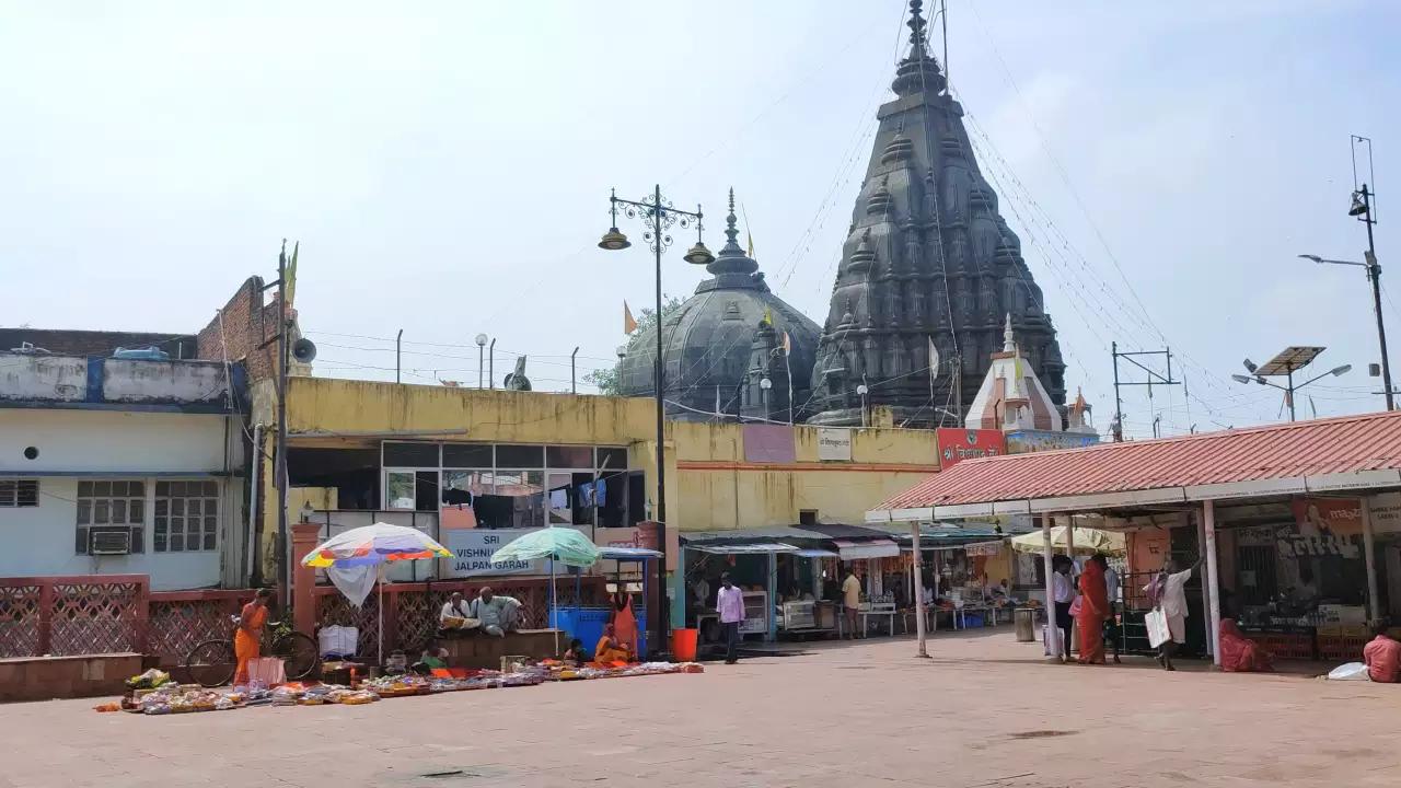 काले पत्थरों से बना है मंदिर, इतिहास और कला की अनमोल धरोहर