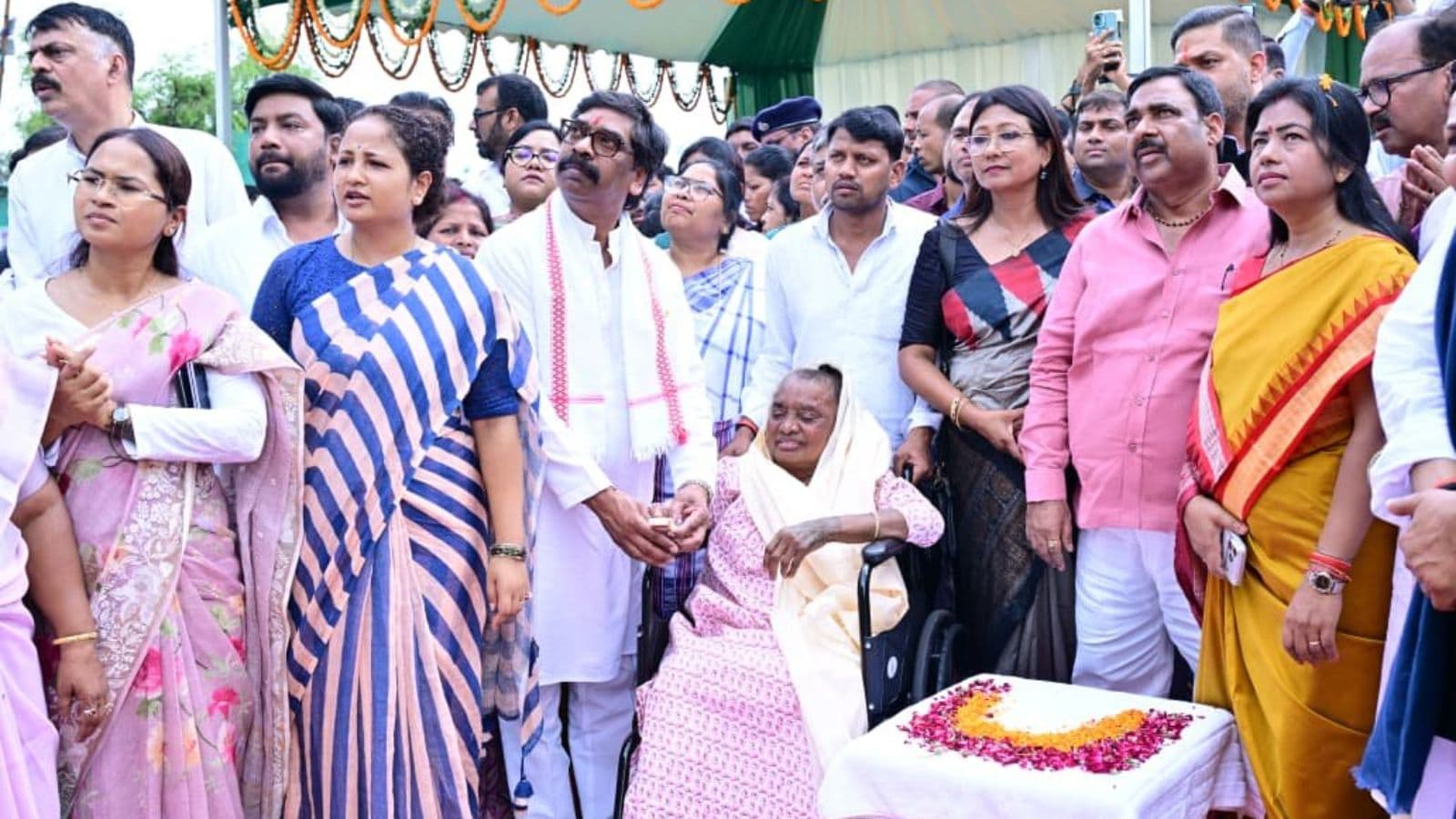 पहली पुण्यतिथि पर हजारों लोगों ने नम आंखों से गुरुजी को दी श्रद्धांजलि